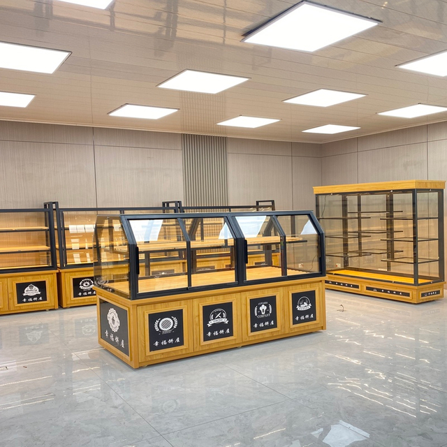 Gabinete de exhibición de pan marrón