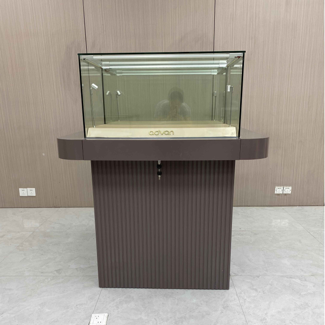 Gabinete de exhibición de joyas modernas