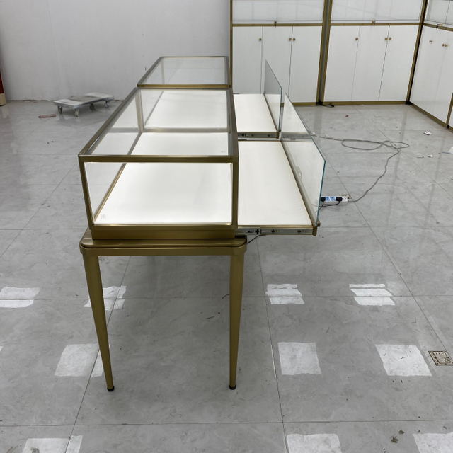 Gabinete de exhibición de joyería en forma de ventilador