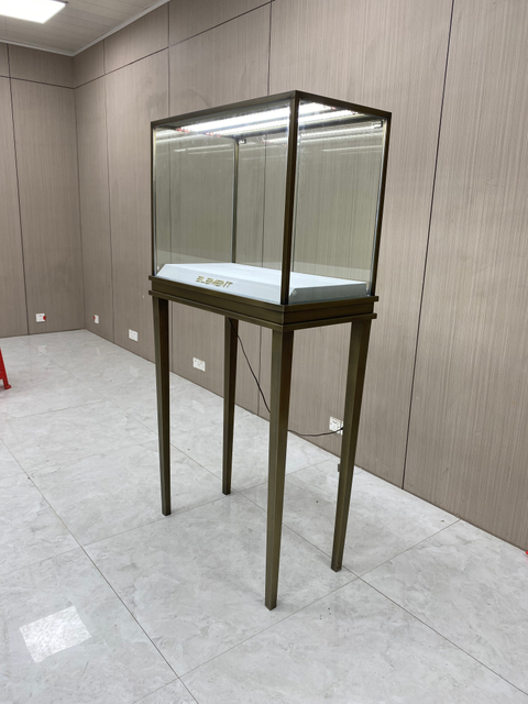 Gabinete de exhibición de joyas de bronce