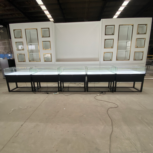 Gabinete de exhibición de joyas negras